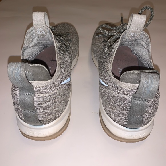 Nike LeBron XV 15 Low Light Bone Athletic Shoes - Picture 4 of 14